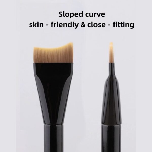 Crescent foundation brush curved flat head ultra-thin foundation brush does not absorb powder and does not leave traces of liquid foundation brush fishtail makeup brush