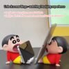 Crayon Shin-chan mobile phone holder lazy mobile phone holder hand-made movable model cute desktop ornaments doll gift