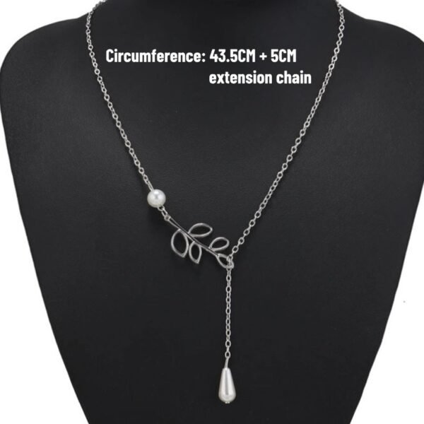 Simple and versatile leaf pearl necklace for women